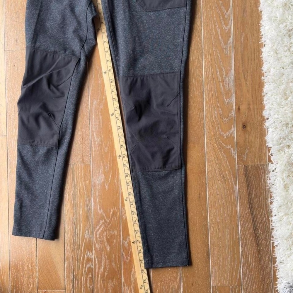 Gray Carhartt WIP fitted leggings #activewear